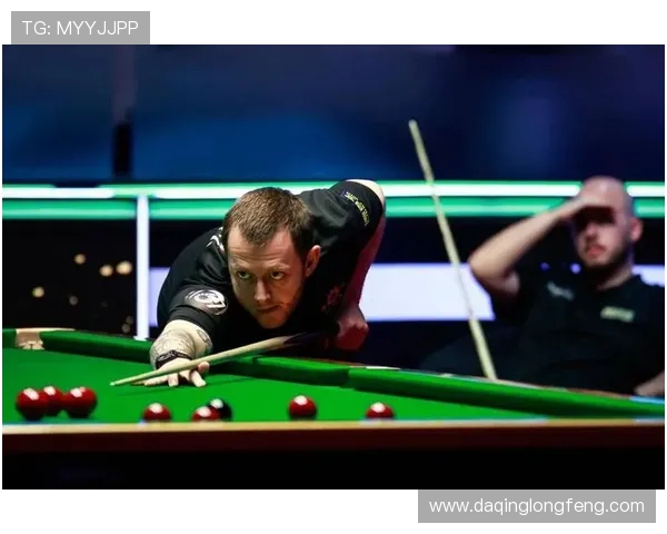 斯诺克世界锦标赛揭幕战精彩纷呈 选手激烈对决掀起赛季高潮 斯诺克世界锦标赛揭幕战精彩纷呈 选手激烈对决掀起赛季高潮